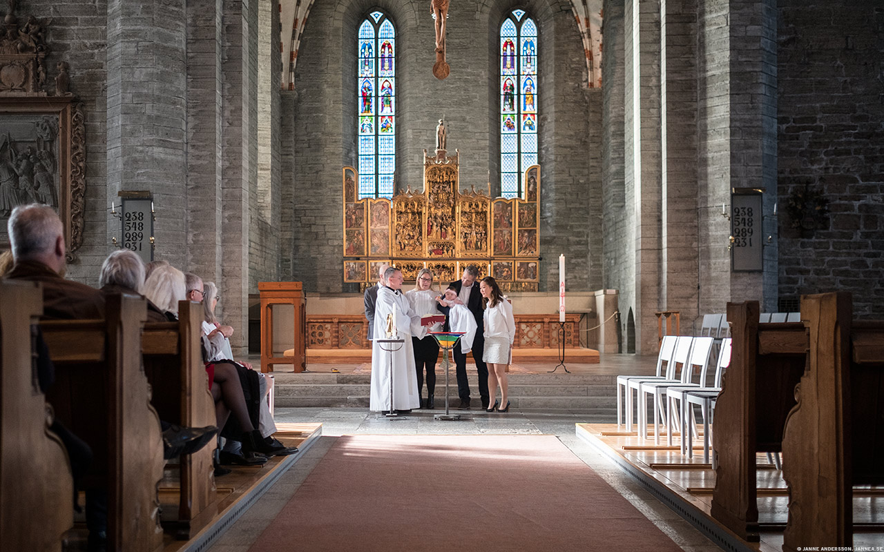 Lill-fisen döps i Klosterkyrkan | © Janne A