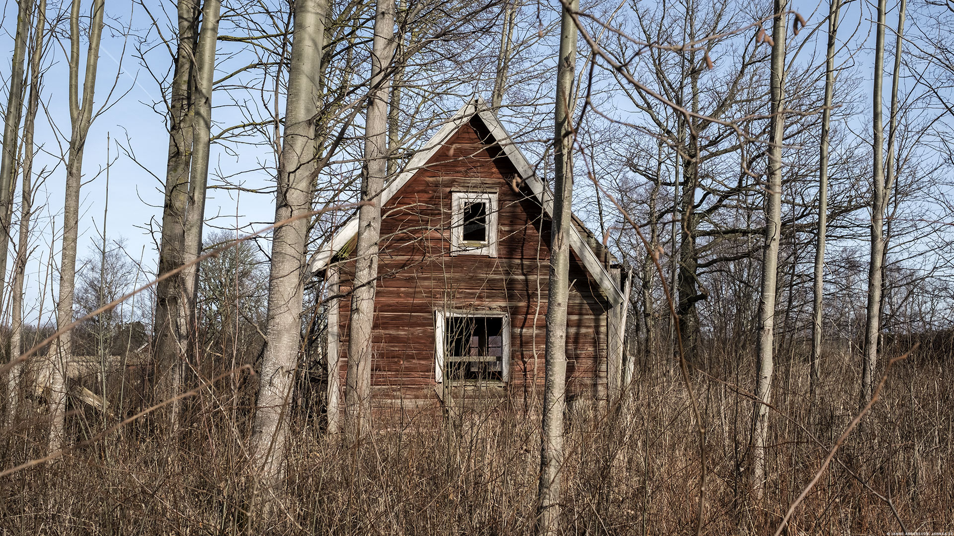 Ett trasigt hus | © Janne A