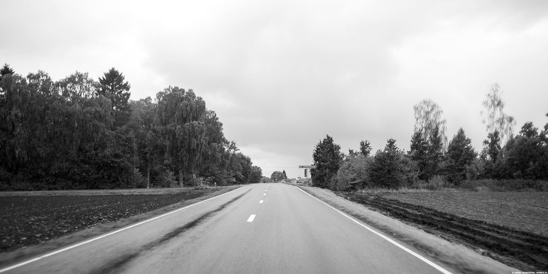 På vägen hem börjar det ösregna | © Janne A