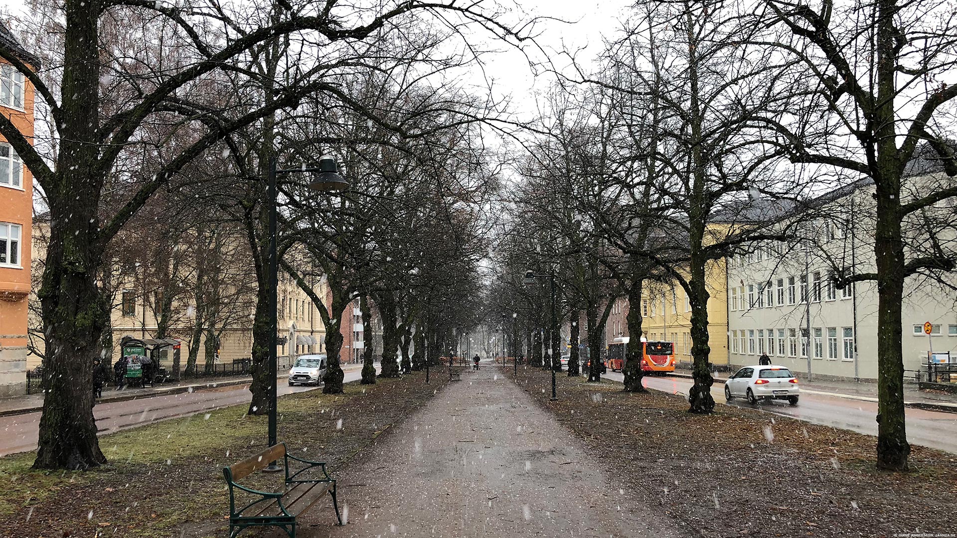 Från lunchen i snöblandat snöregn | © Janne A