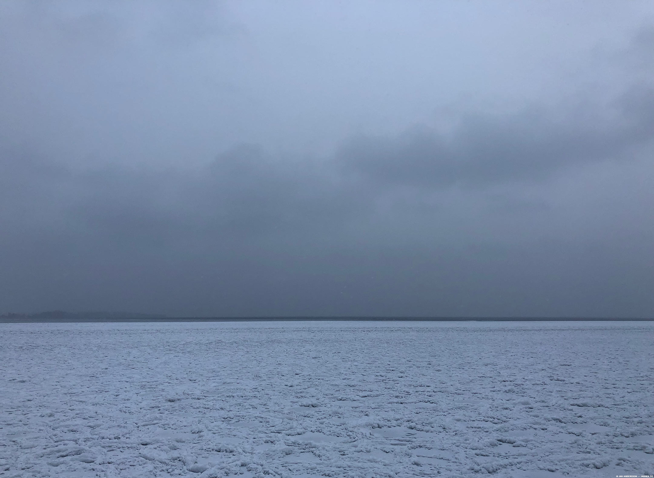 Oskönt väder vid sjön | © Jan Andersson