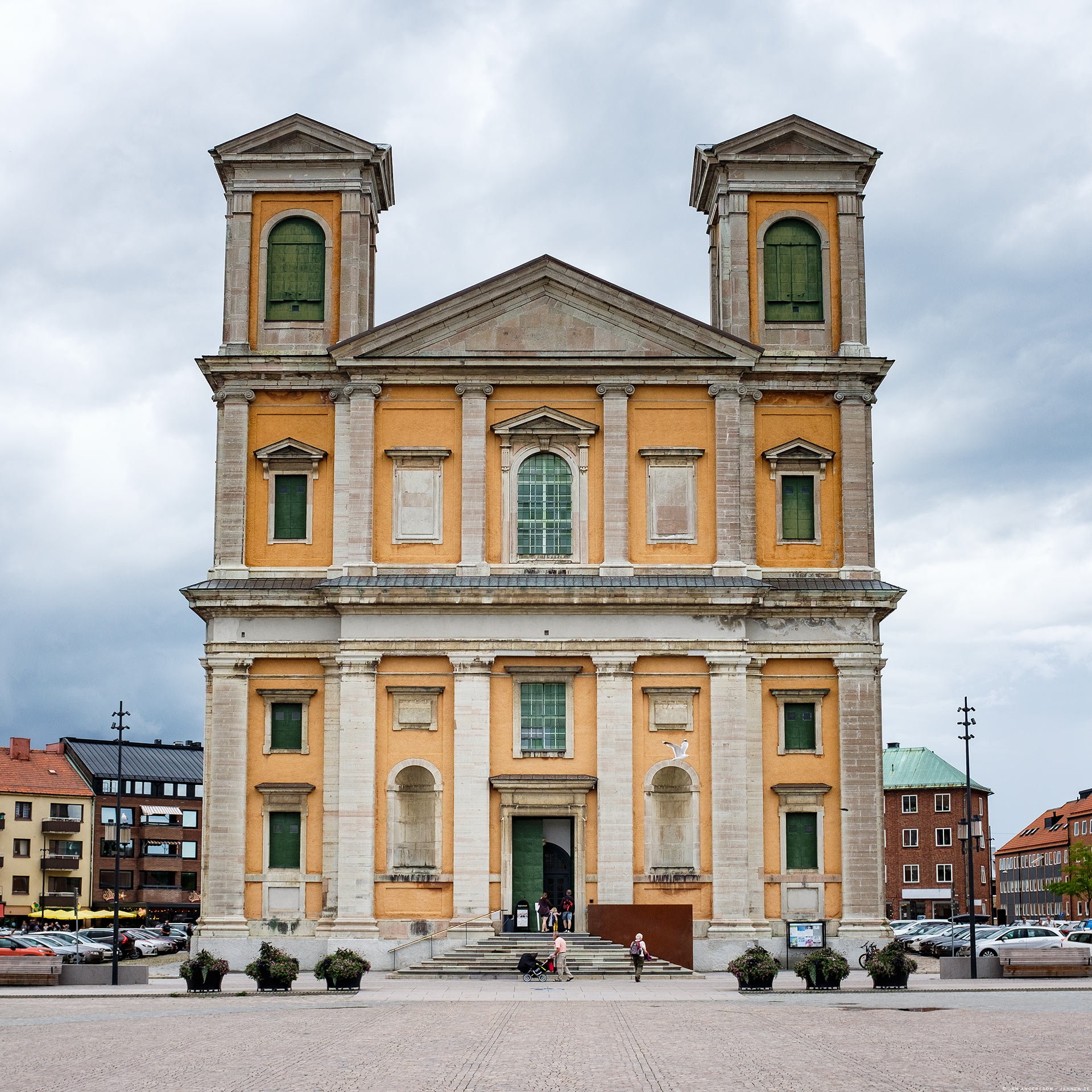 Fredrikskyrkan på torget i Karlskrona
