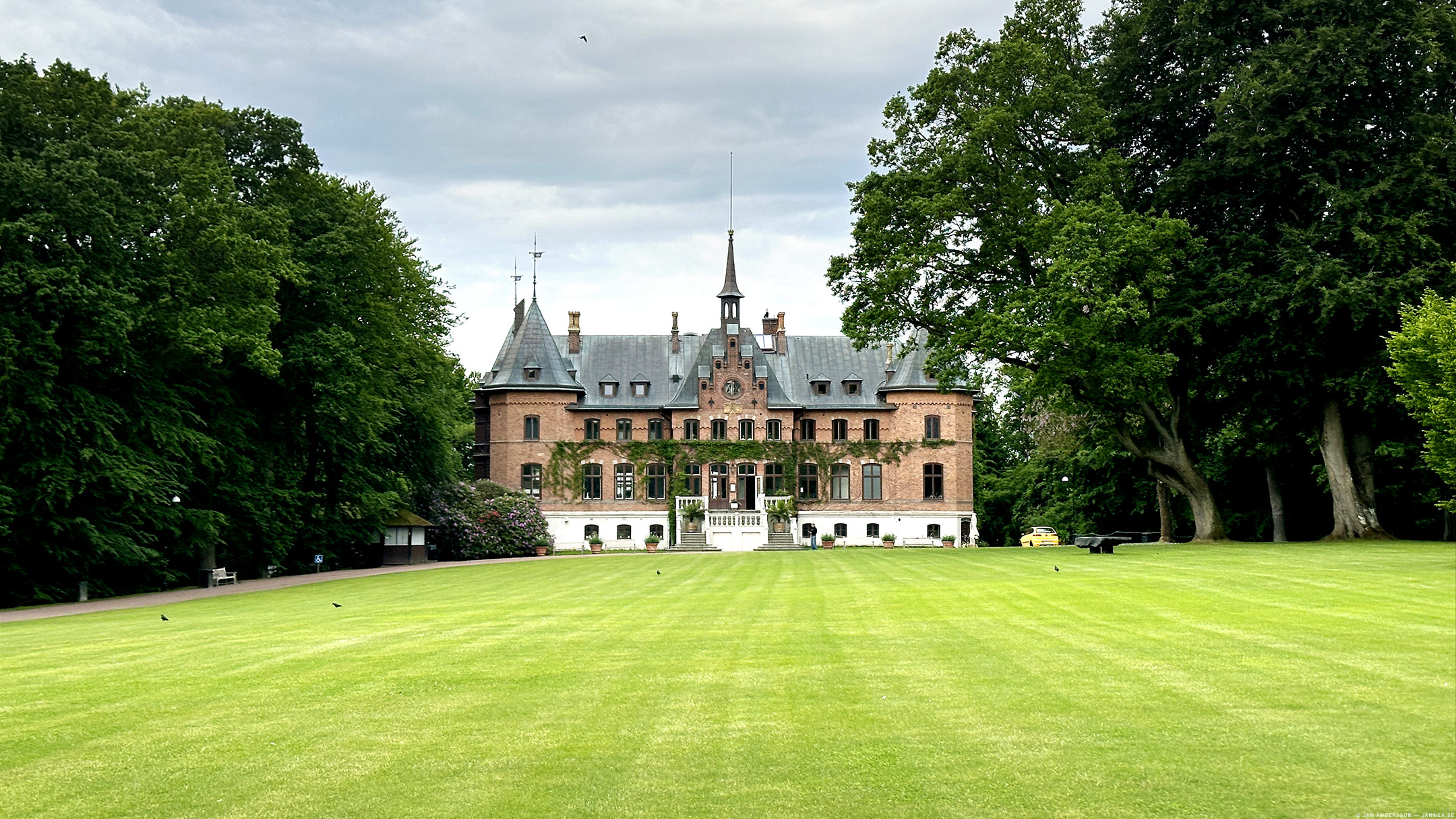 Man åker till Helsingborg och gör saker i ett konferensrum